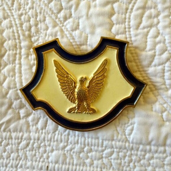 Vintage ACCESSOCRAFT NYC Gold Eagle Naval-style Statement Shield buckle belt - Picture 1 of 3
